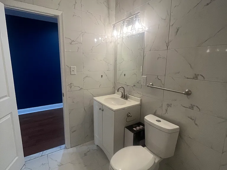 1929 N 32nd St #3 — Photo 8