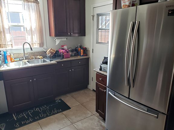 3rd image of 518 Linden Ave