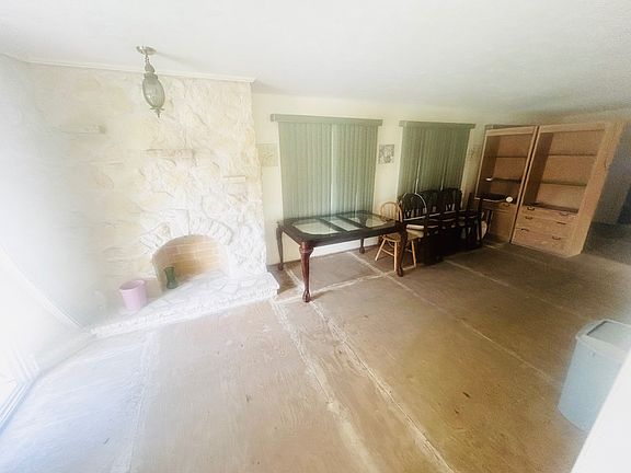 3rd image of 2315 Bay Dr