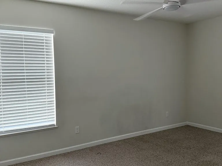 4634 SW Athena Dr — Photo 14