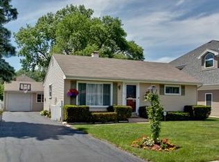 210 N William St, Mount Prospect, IL 60056