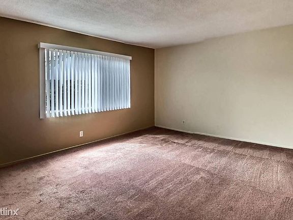 5th image of 635 Coronado Ave APT 2
