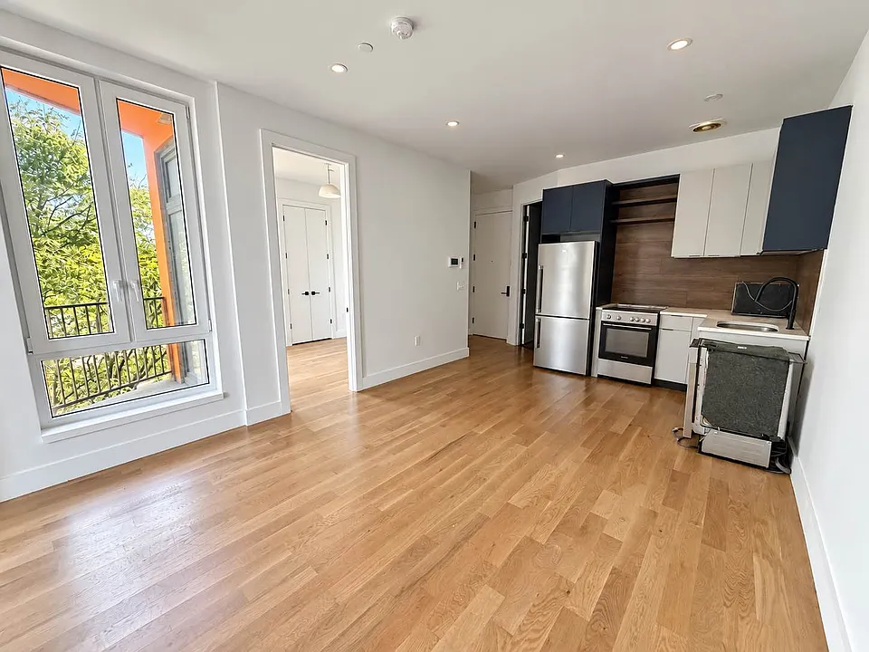 23 Russell St #3