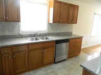 5th image of 2042 Ellsberry St