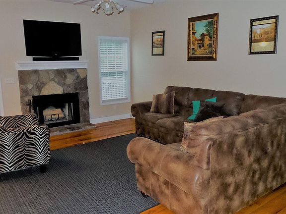 4th image of 203 Silverwood Dr