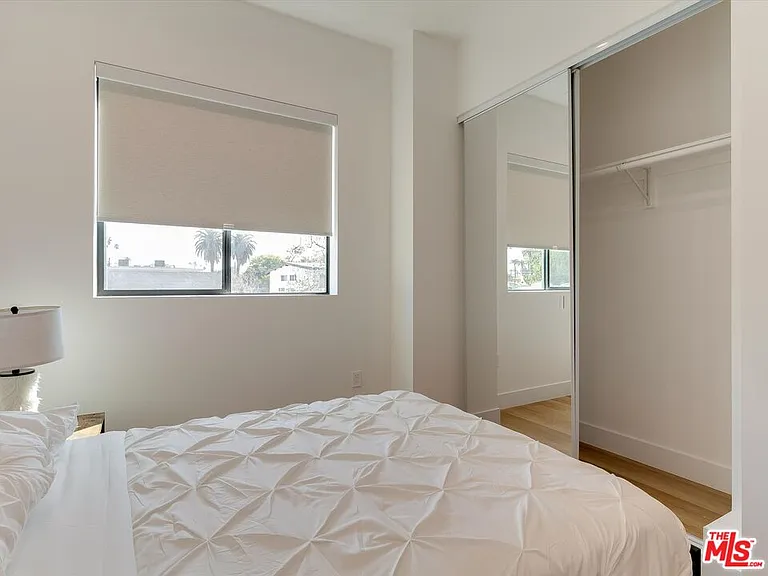 2815 S Redondo Blvd — Photo 17