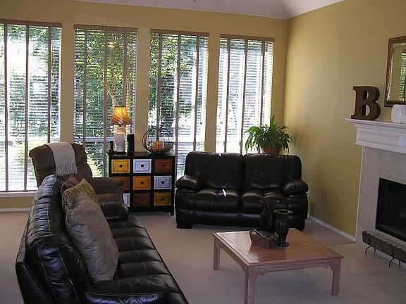 3rd image of 8415 Lanners Dr