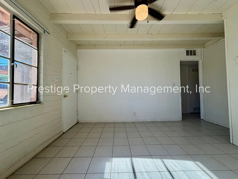 2201 E Grant Rd #19 — Photo 20