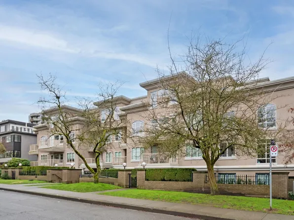 2490 W 2nd Ave #206, Vancouver, BC V6K 1J6