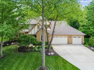 192 Meadow Ridge Ct, Powell, OH 43065