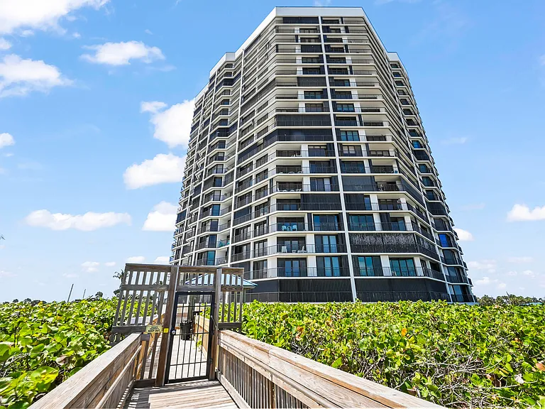 9650 S Ocean Dr #106 — Photo 41