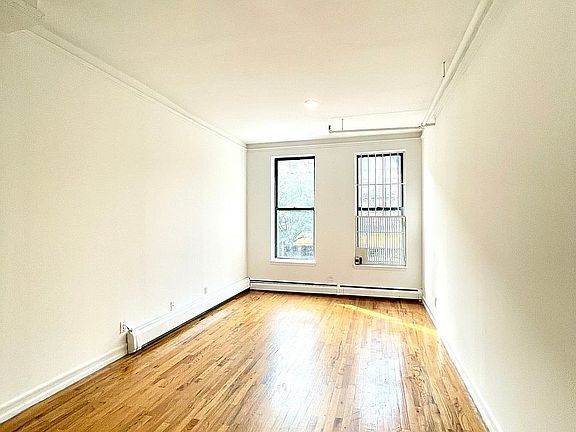 3rd image of 268 W 120th St #2