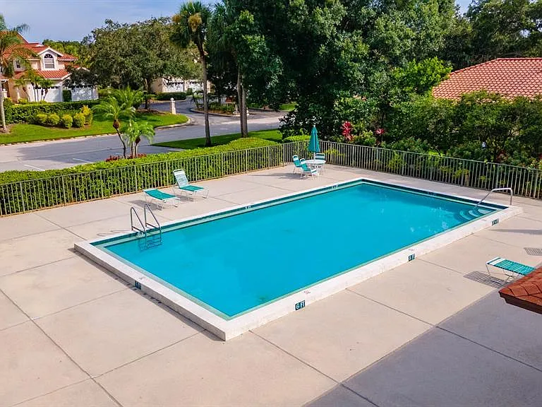 5640 Golf Pointe Dr #101 — Photo 46