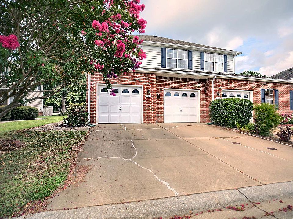 1st image of 417 Belmont Cir