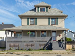 3 Phipps St, Hull, MA 02045