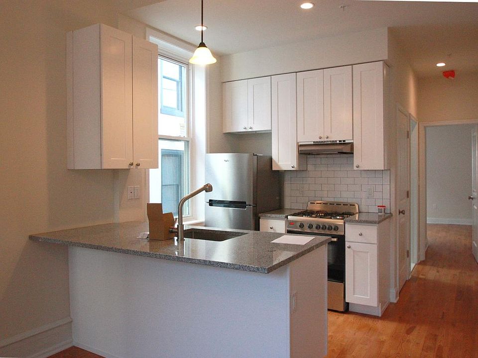 Open Kitchen with Dishwasher!