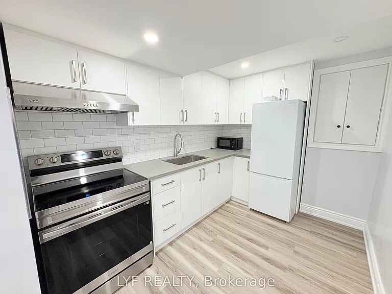 30 Lavron Ct #BASEMENT — Photo 3