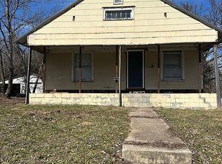 206 E Black Diamond St, Richmond, MO 64085