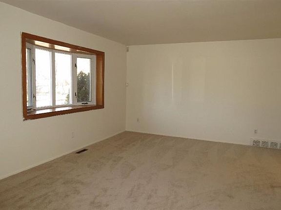 3rd image of 8968 Nottingham Dr