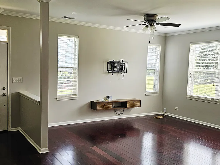 481 Silver Charm Dr — Photo 4