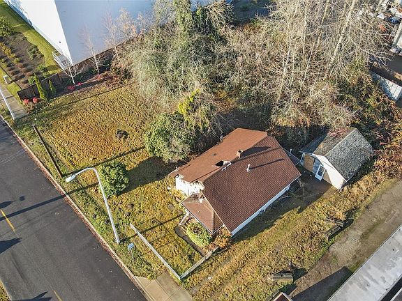 2nd image of 5307 4th St E