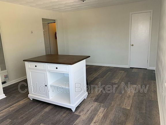 4th image of 1407 Bayville St #7