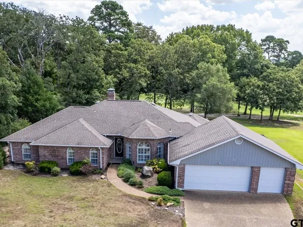 149 Golfing Green Cv, Holly Lake Ranch, TX 75765