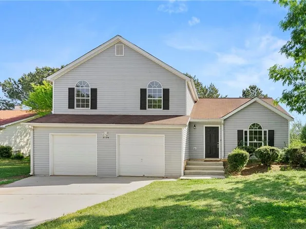7194 Oakwood Cir, Rex, GA 30273