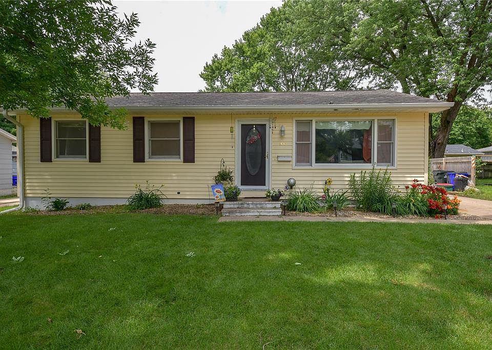 1st image of 166 Lenora Dr NW