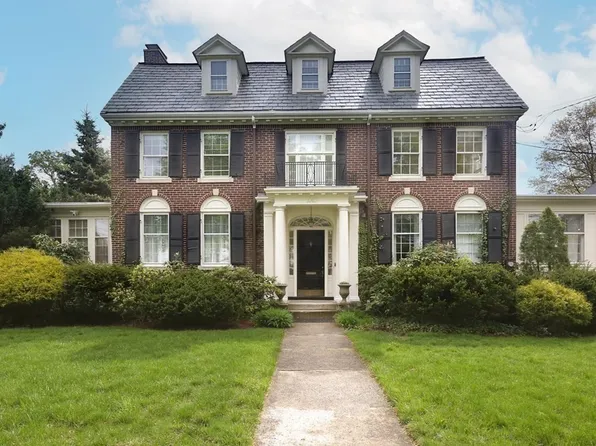 1010 Centre St, Newton, MA 02459