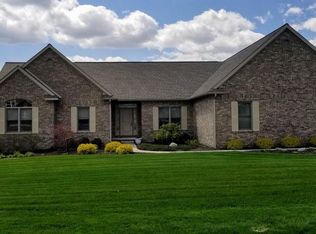 10216 Valley Farms Rd, Saline, MI 48176