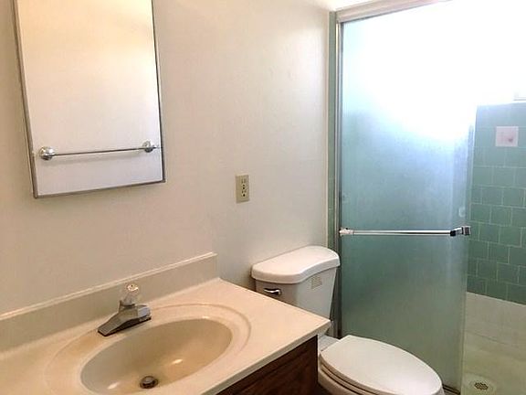 3rd image of 2224 N Kensington Way