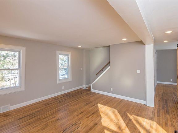 5th image of 154 Parry Blvd