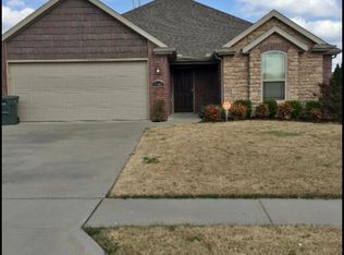 3100 N Verona Ln, Fayetteville, AR 72704