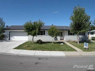 2926 Ridgecrest Dr, Casper, WY 82604