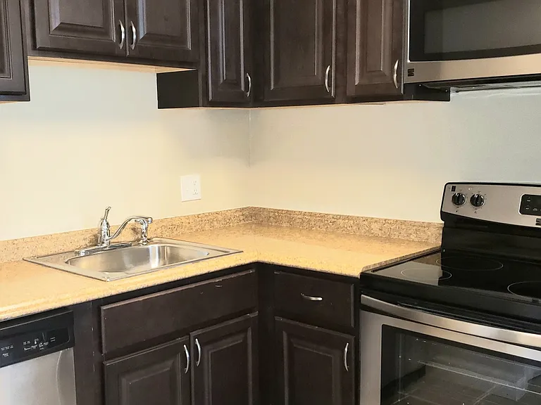 Huntington Apartments — Photo 106