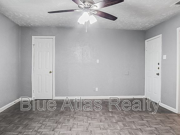 3rd image of 2215 Riverview Dr #D