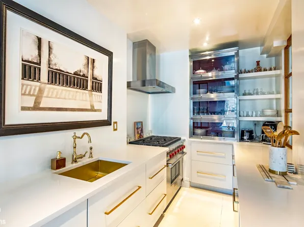 891 Park Avenue image 5 of 12