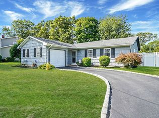 21 Coleridge Rd, Holbrook, NY 11741