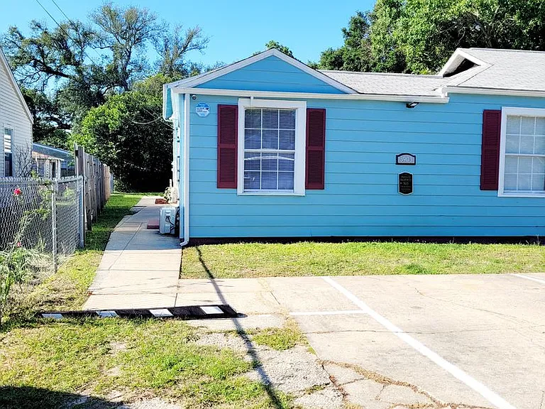 3903 W Gadsden St #B — Photo 12