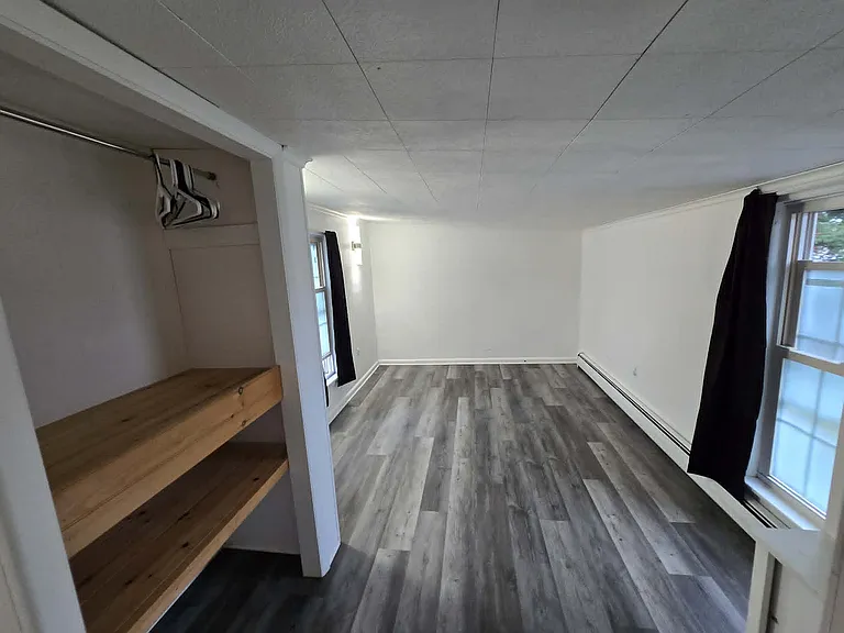 567 Baltimore St — Photo 14