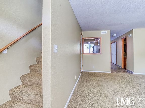 3rd image of 693 32nd St Unit 5