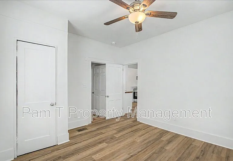 613 W 39th St #A — Photo 19