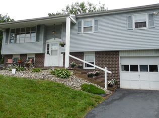 1247 Kristy Ct, Pottstown, PA 19464