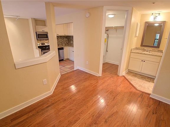 3rd image of 1306 Norwalk Ln APT 203