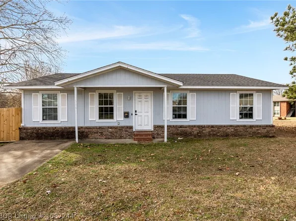 608 Varner Dr, Muldrow, OK 74948