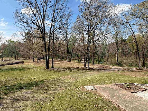 5th image of 417 Old Military Rd
