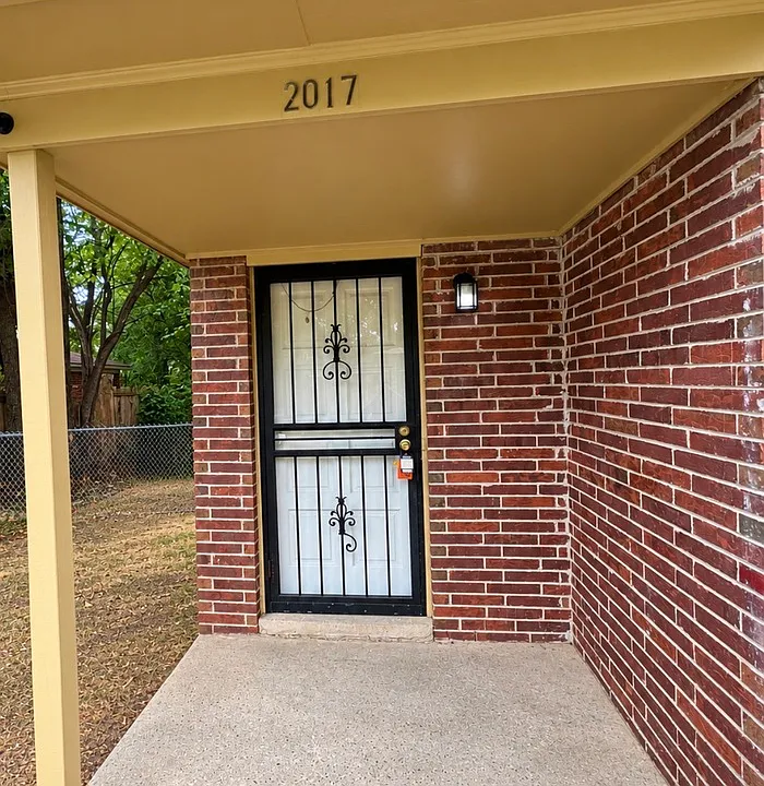 2017 Goldbrier Ln