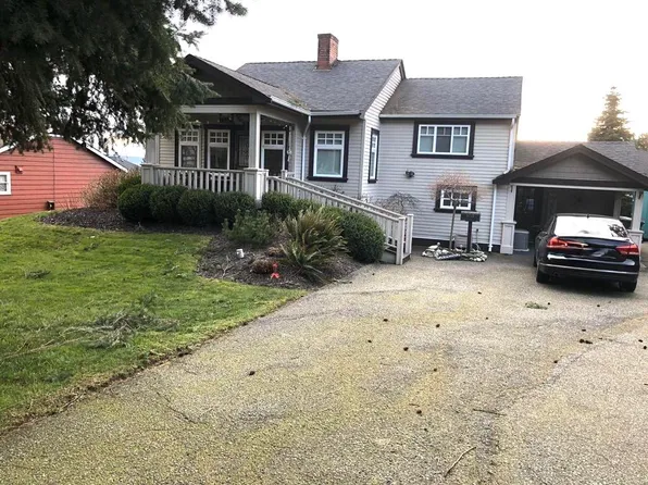 5715 182nd St, Surrey, BC V3S 4M5