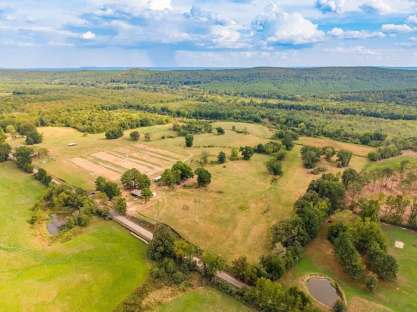 75 E Thompson Rd, Perry, AR 72125